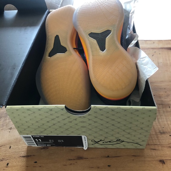 BNIB Nike Kobe A.D Midrise Size 11 - Picture 3 of 3